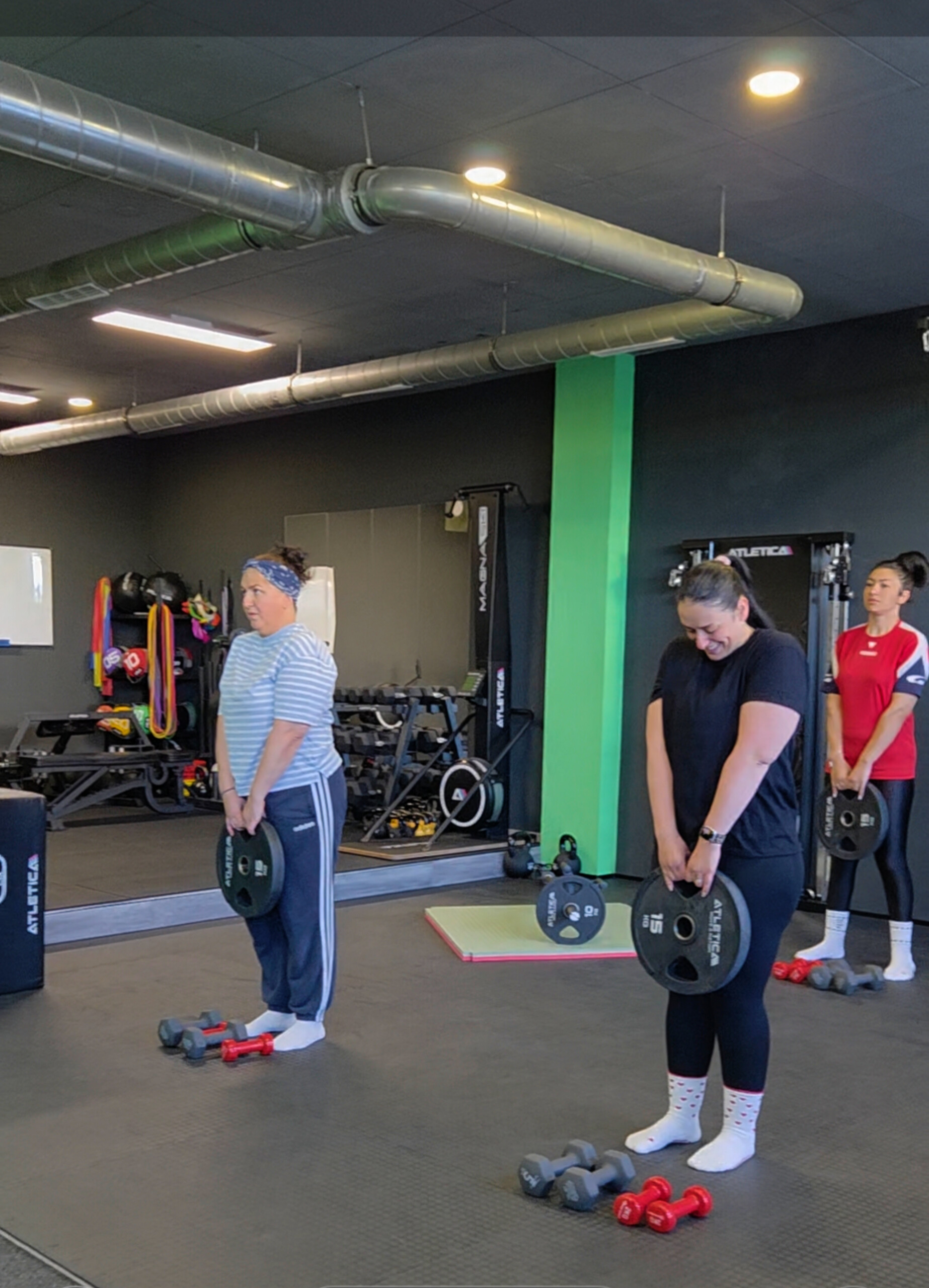 Frauen beim Krafttraining